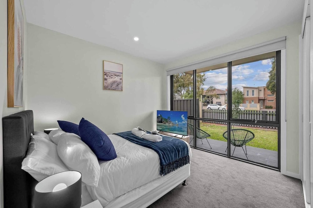 Luxurious Townhouse7 km to CBD