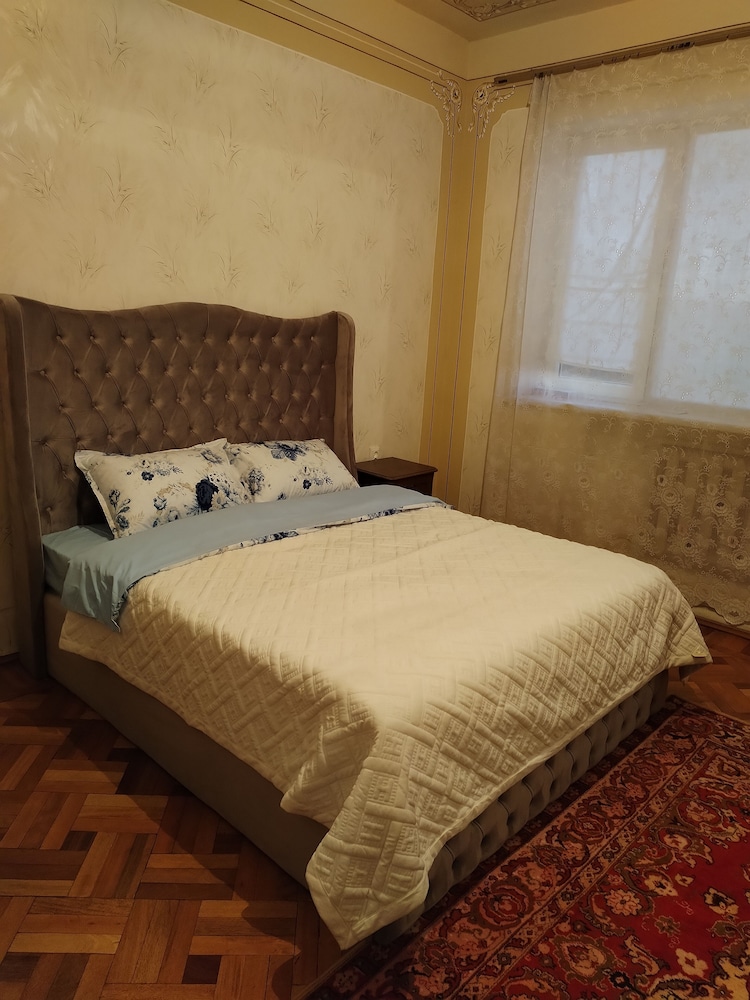 Airport to Echmiadzin Guest House