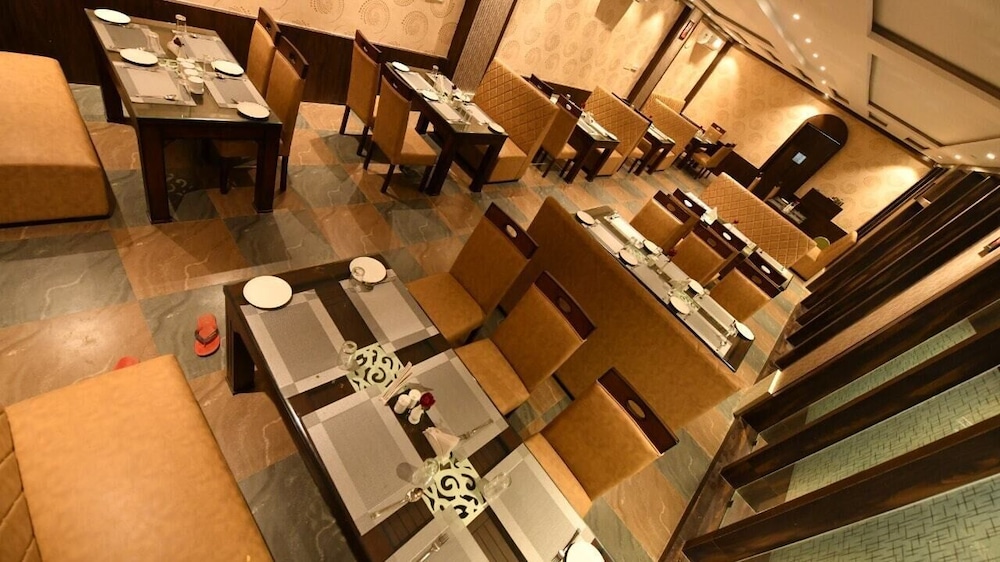 Food & Beverage