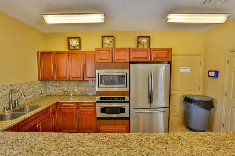 Kid Friendly Condo With Pool, Basketball, Bocce, Hot Tub, And More! 3 Bedroom Condo