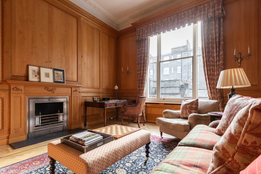 Earl's Court Square XI by Onefinestay