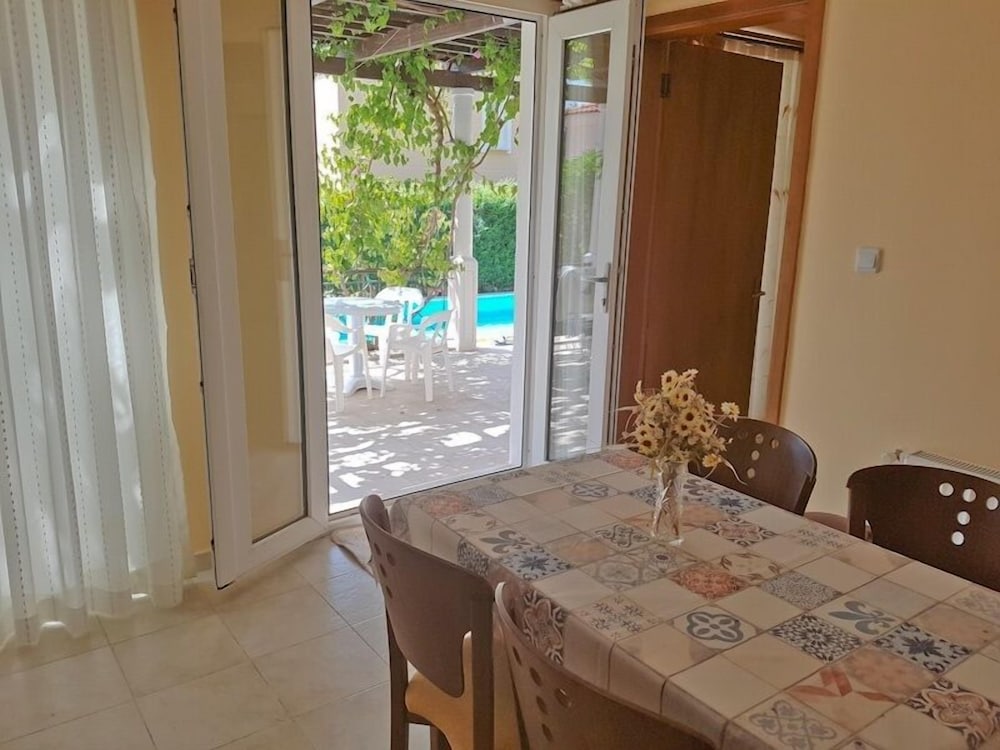 Pine Heights Villas view 2