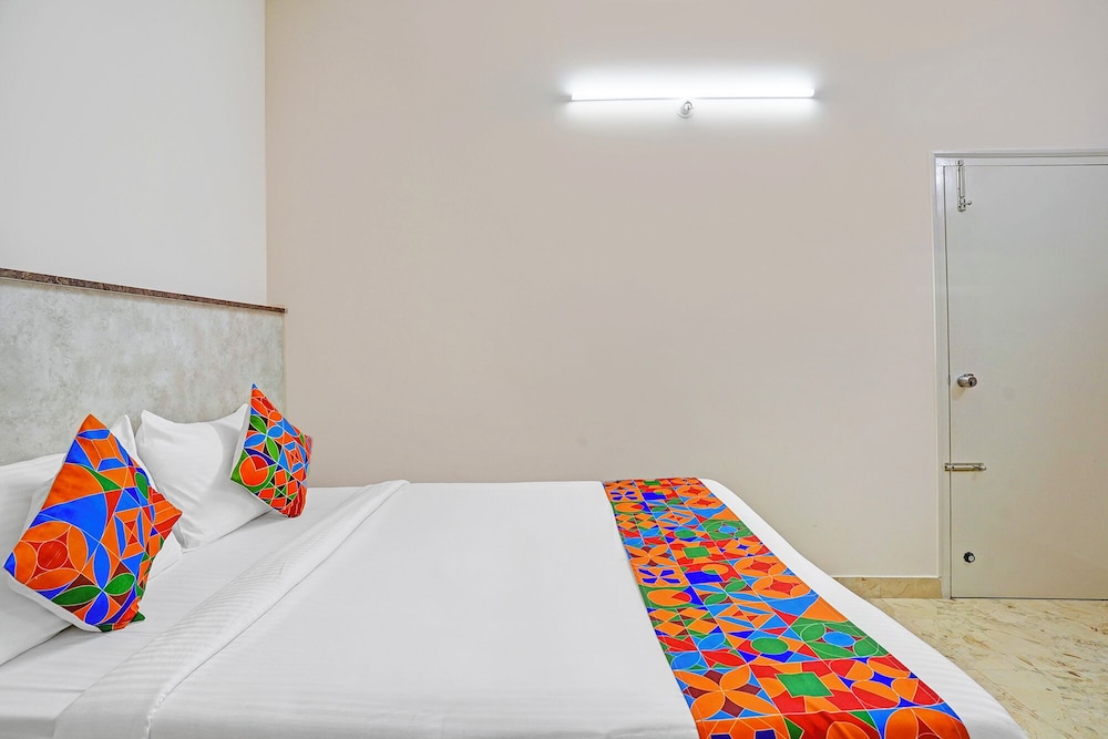 Fabhotel Metro Grand