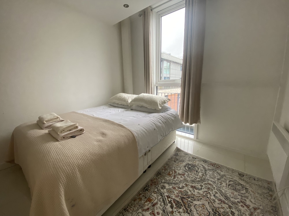 Cosy 3 bed Penthouse in Royal Docks London