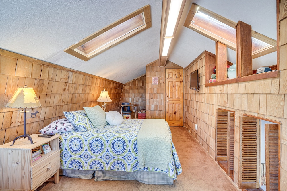 Charming Brian Head Condo Rental w/ Ski Shuttle! view 2