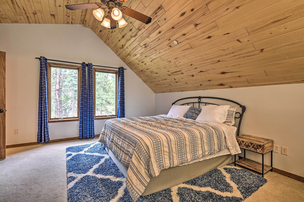 Durango Woodland Cabin < 2 Mi to Purgatory Skiing! view 5