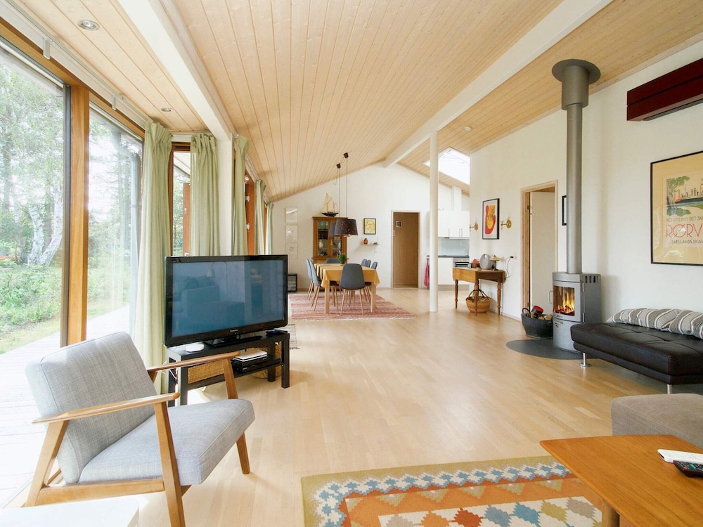 Cozy Cottage in Rørvig near Beach view 4