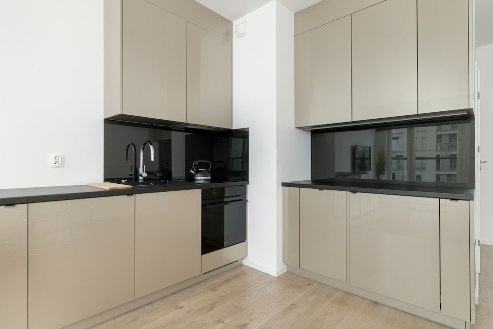 Cozy Apartment With Parking by Renters