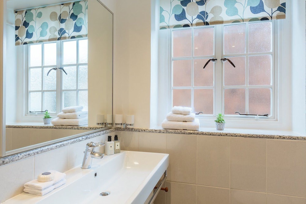 Luxury 2 Bed Chelsea Knightsbridge Horizon