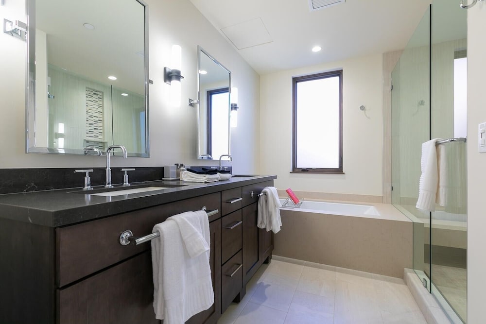 Crystal Bay Penthouse 301 3 Bedroom Condo