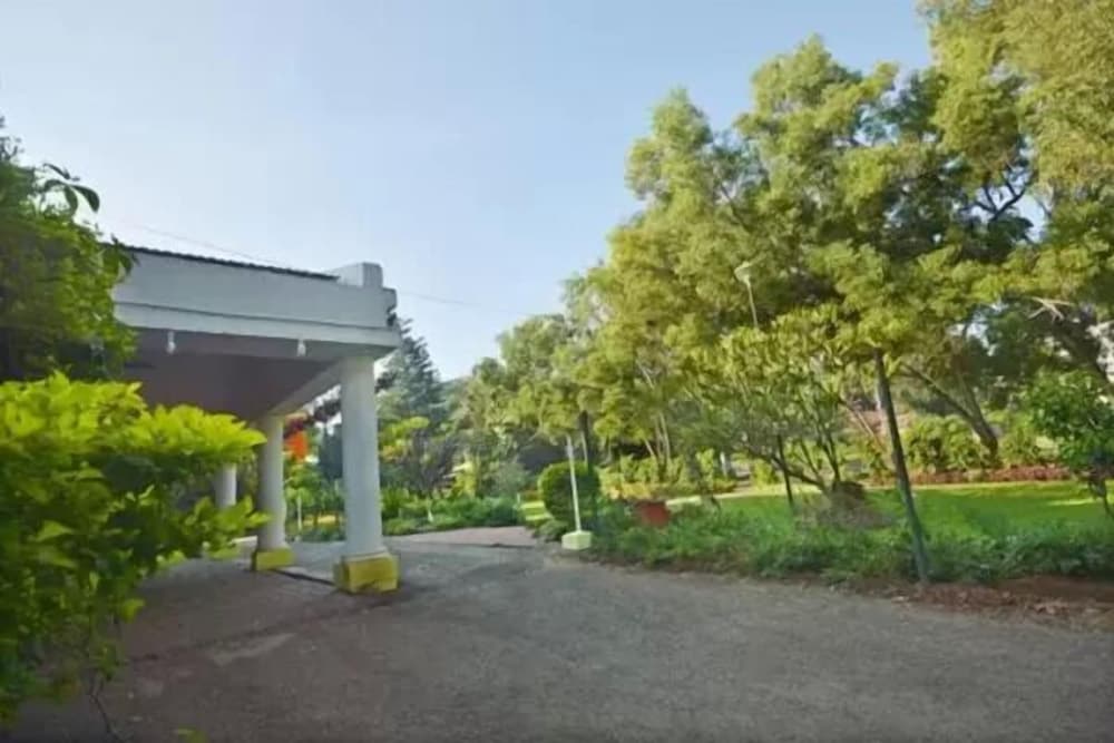 The Pavillion Hotel