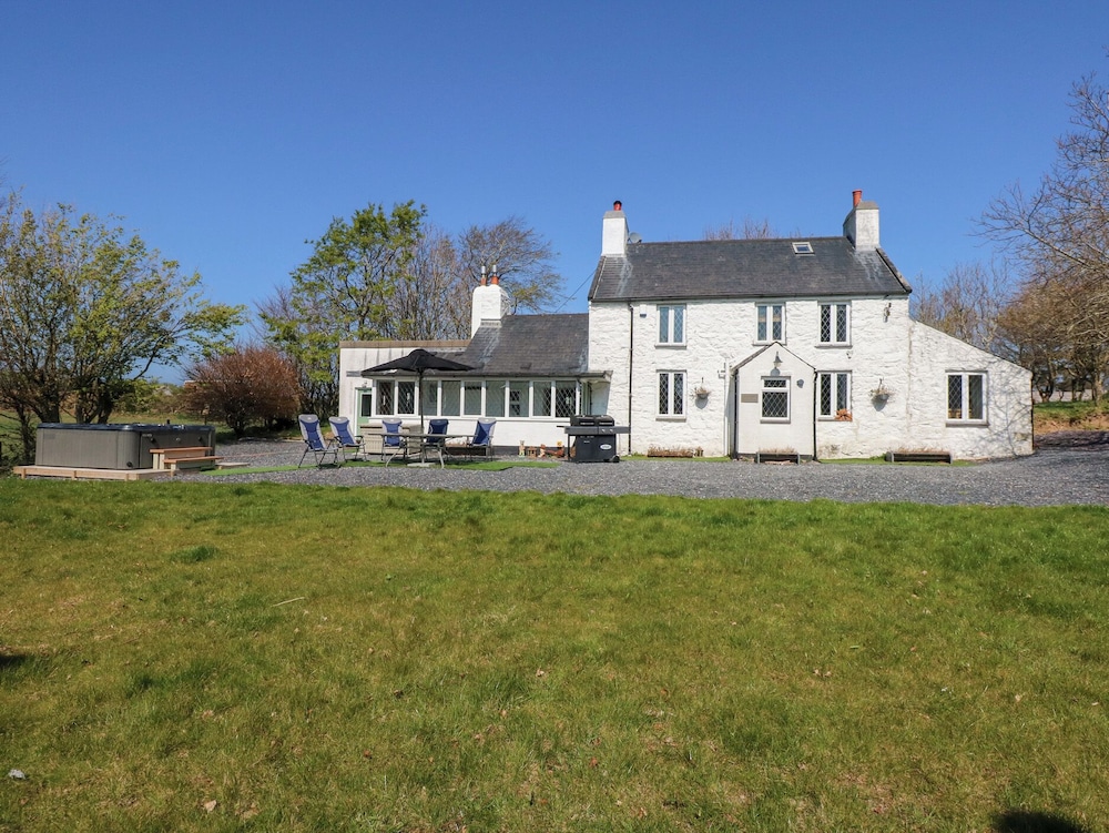 Ty'n Pwll Farm