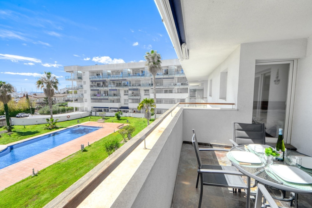 Charming Apartment With Patio