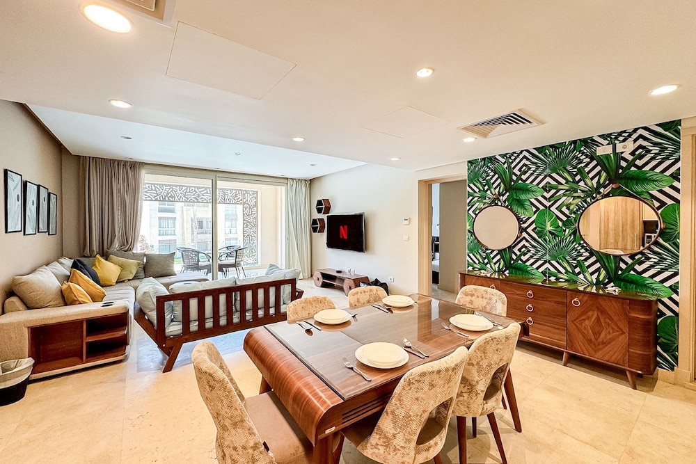 Xuru Stays I Homestyle 3BR Penthouse Pool & Beach View