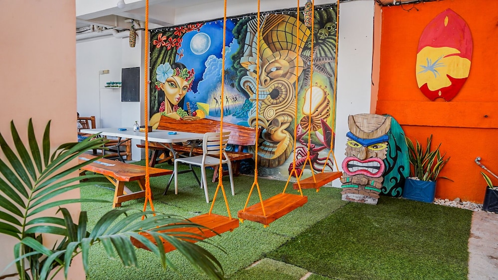 CHILL OUT HOSTEL BORACAY
