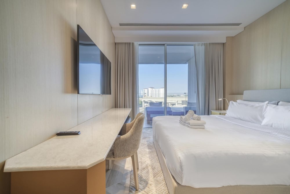 Modern Sea View Apt at the Five Palm Jumeirah