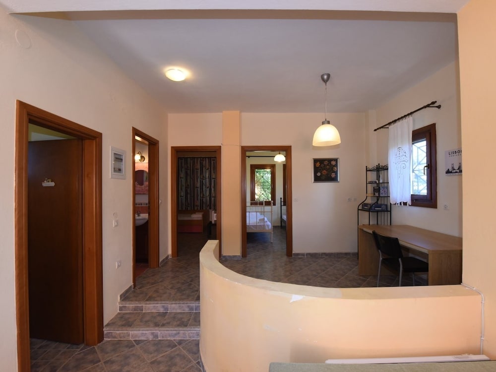 Azalia House by Rentalspro