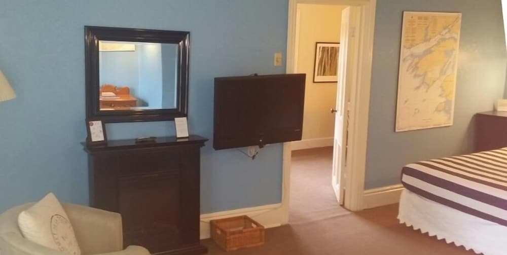 Frontenac Club Inn