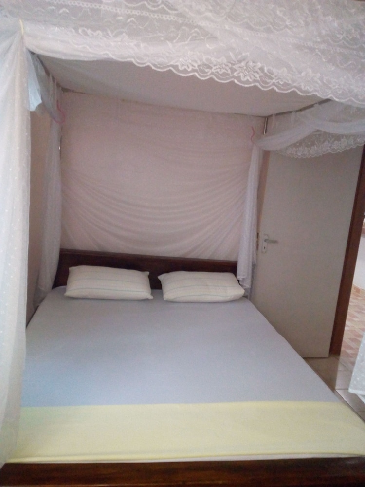 Delina Cottage Diani