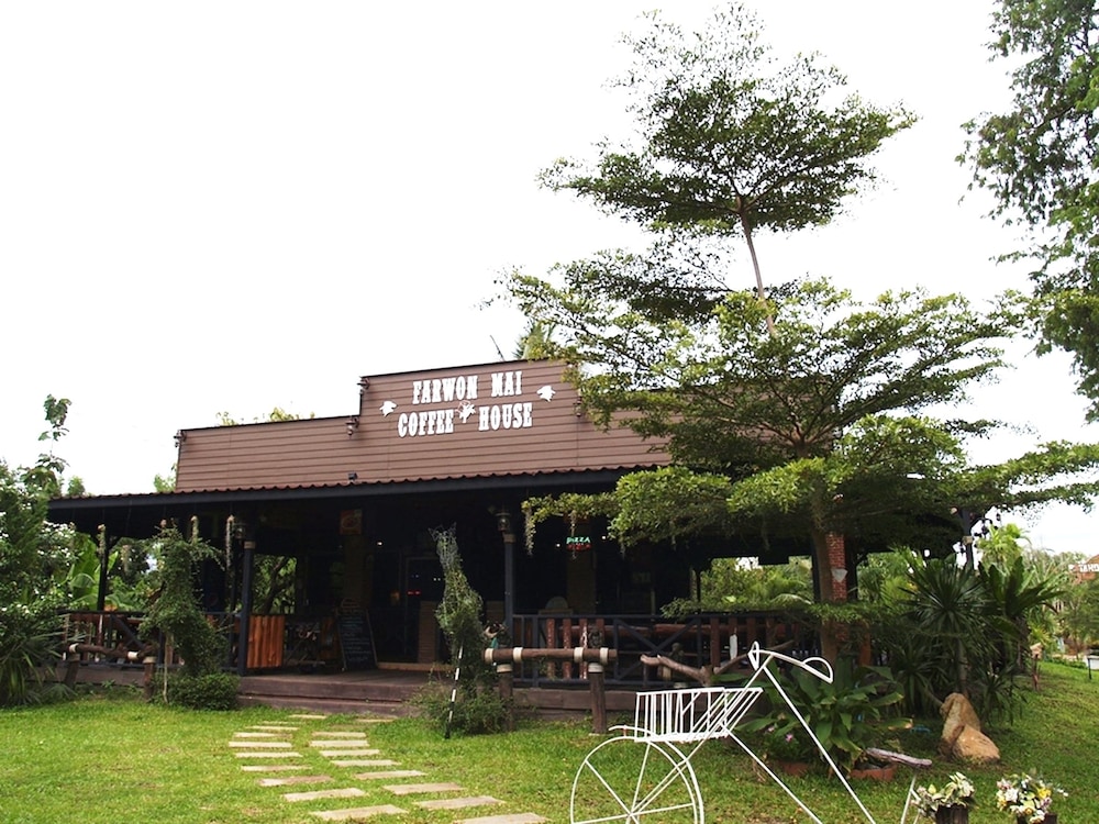 Bang Lamung Vacations - Cowboy Farm Resort Pattaya - Property Image 4