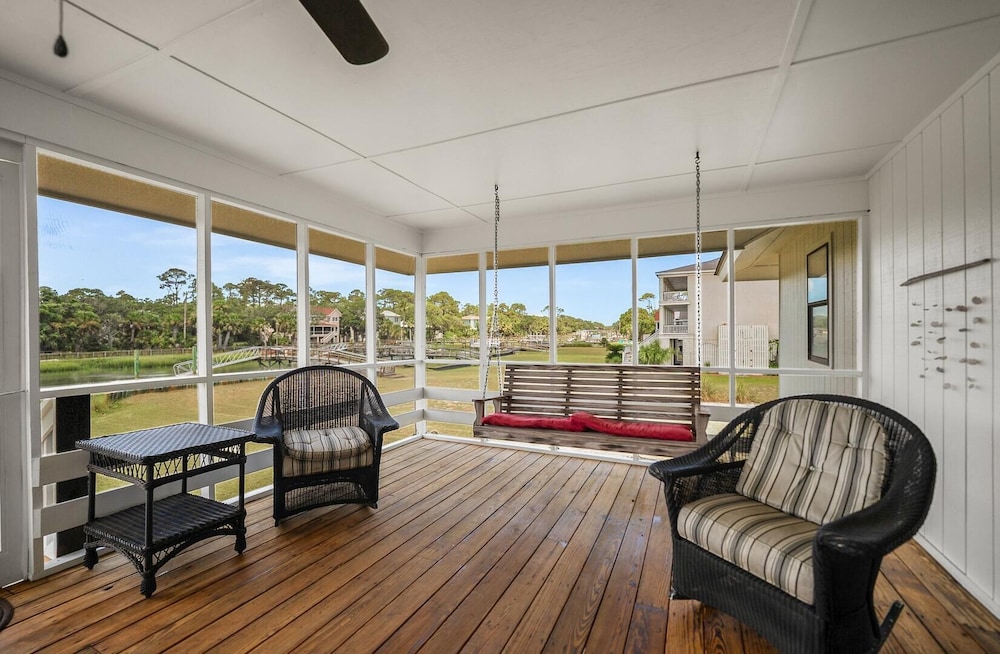 Coastal Charm With Canal Views - 419 Tarpon Blvd, Fripp Island