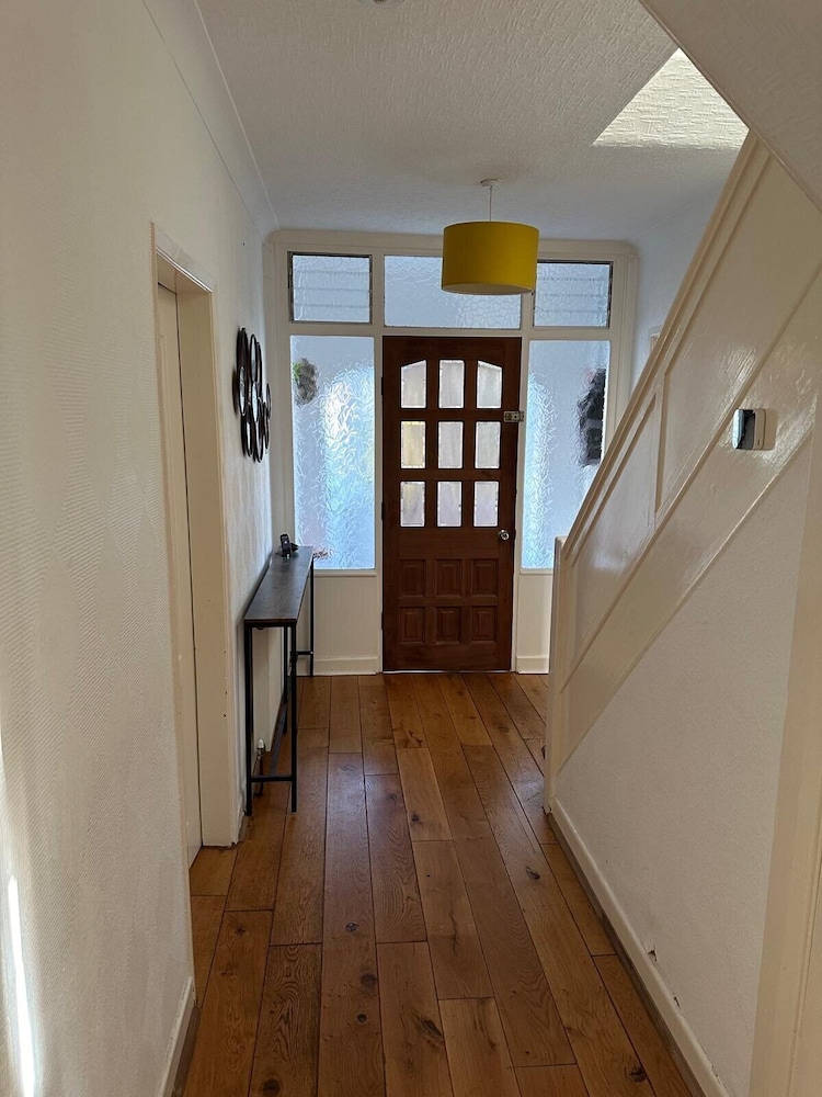 Manchester Retreat With 3 Bedrooms
