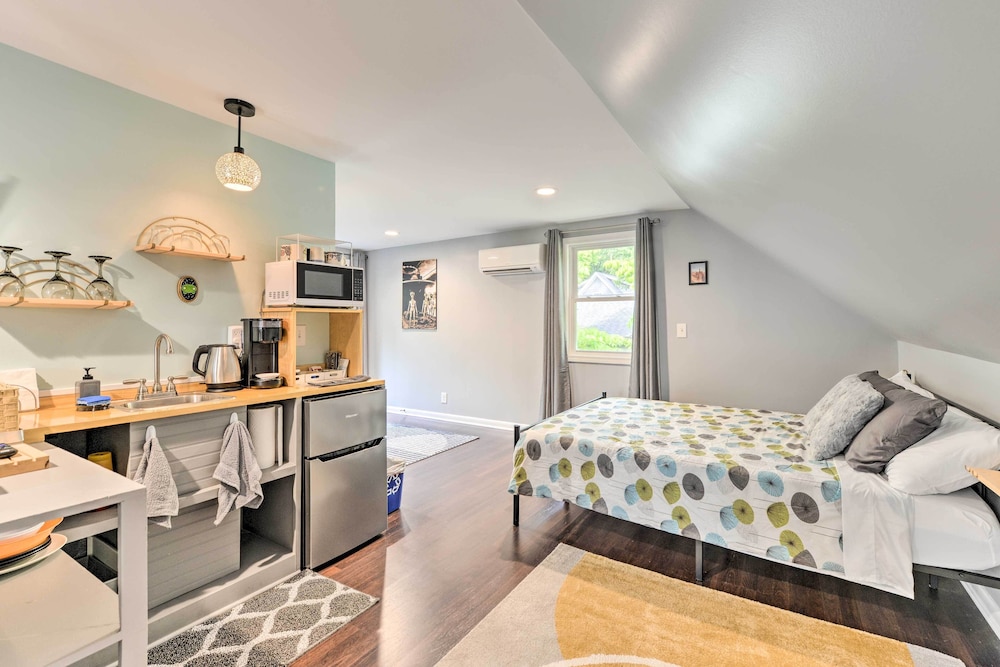 Freshly Renovated Raleigh Home Near Downtown! view 2
