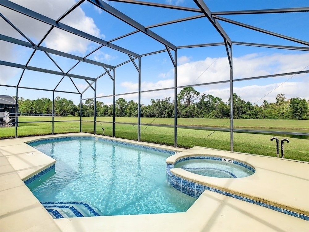Elegant Emerald Island Getaway Pool, Spa & Games Close To Disney! 7 Bedroom Villa