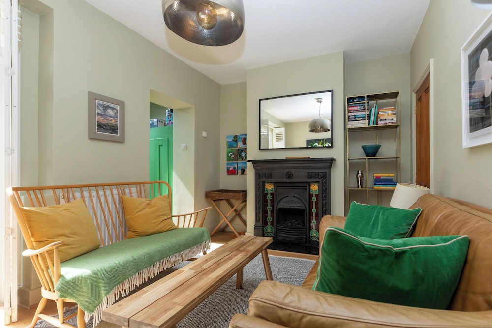 Beautiful & Cosy 2BD House - Southwark
