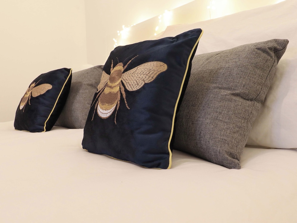 Bee Cottage
