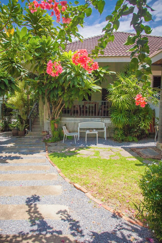 Jaccuzi House 5 pl 200 m From a Beautiful Beach