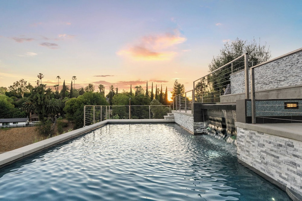 Luxe LA Escape w/ Pool, Views & Game Room Alta Vista Estate by Avantstay