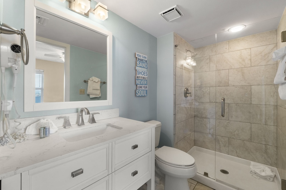 Pelican Beach Resort by Panhandle Getaways