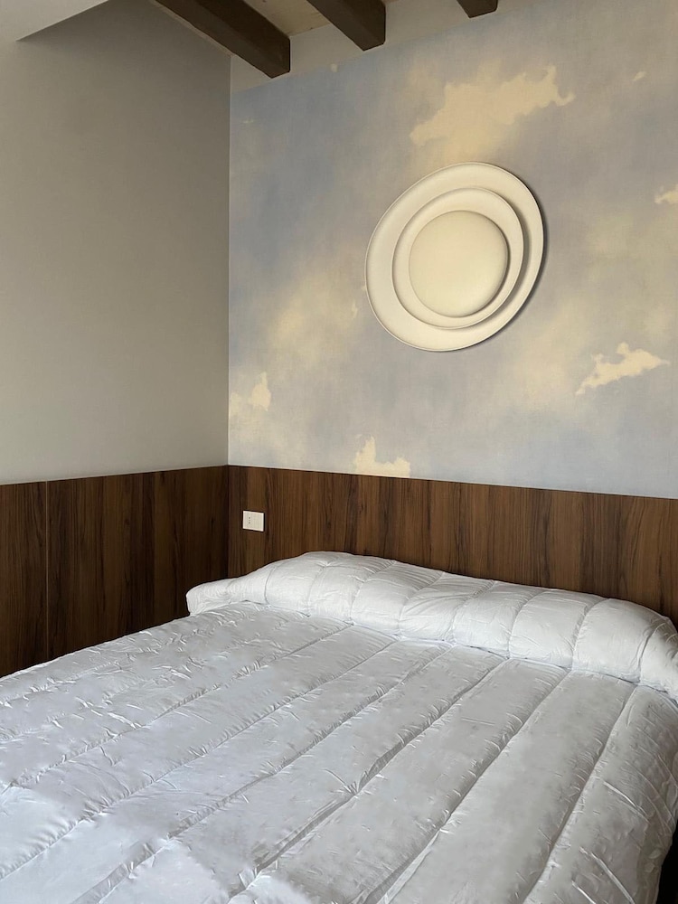 One bedroom apartment- Bandello 22