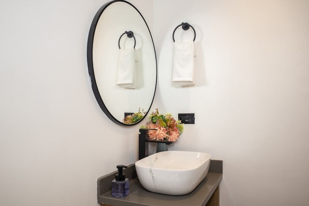 Cozy Comfort at Rosa Negra Stadio Suite
