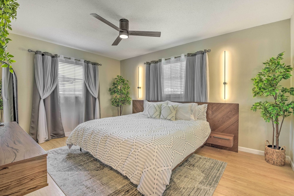 8 Mi to Beaches: Bradenton Home w/ Poolside Oasis! view 3