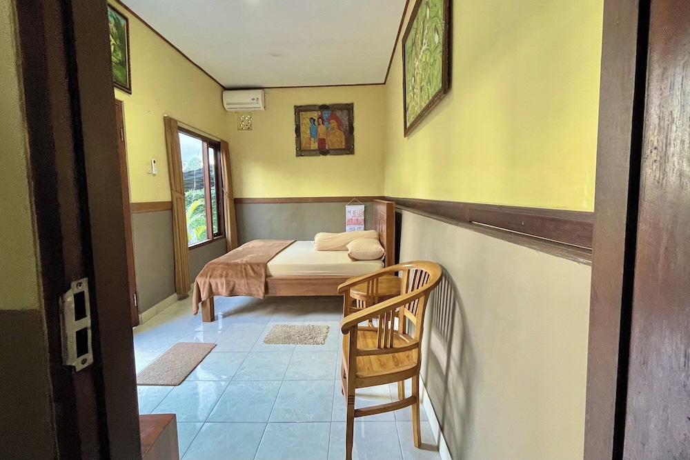 Mongan Homestay Beside The Belulang Hot Spring