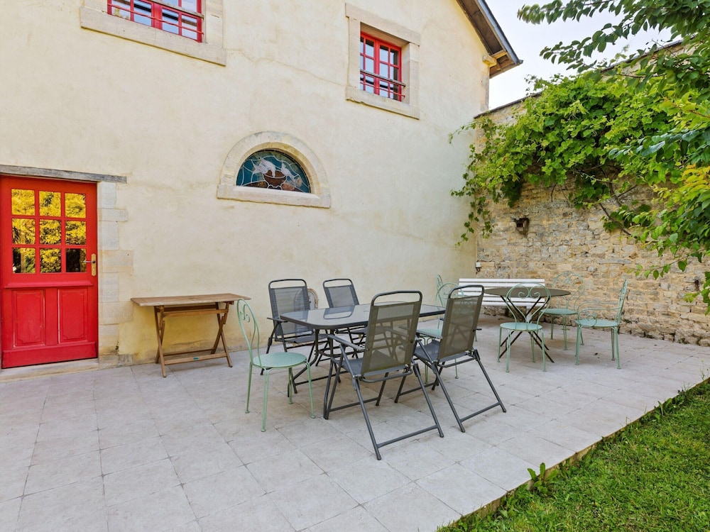 Norman Manor House 8-10 Pers view 5