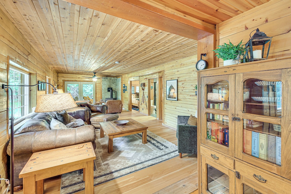 Riverside Cabin on 9 Acres in Montana