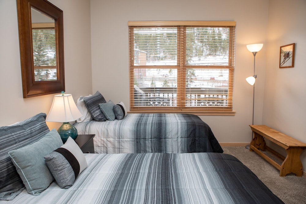 Canyon Run Townhomes F102 3 Bedroom Townhouse by RedAwning - Property Image 20
