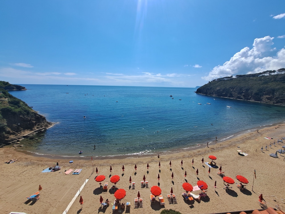 Elba Travels
