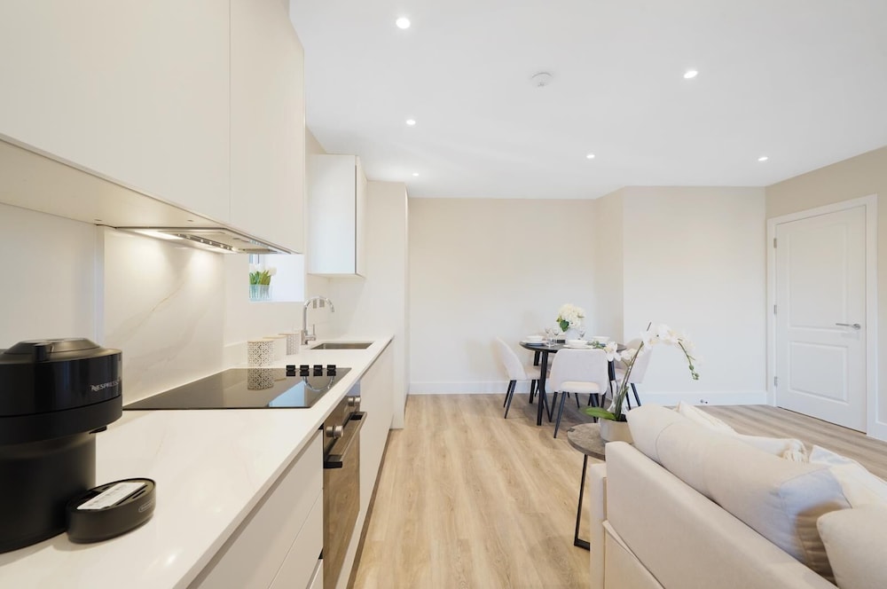 105B Beechwood Grove Flat