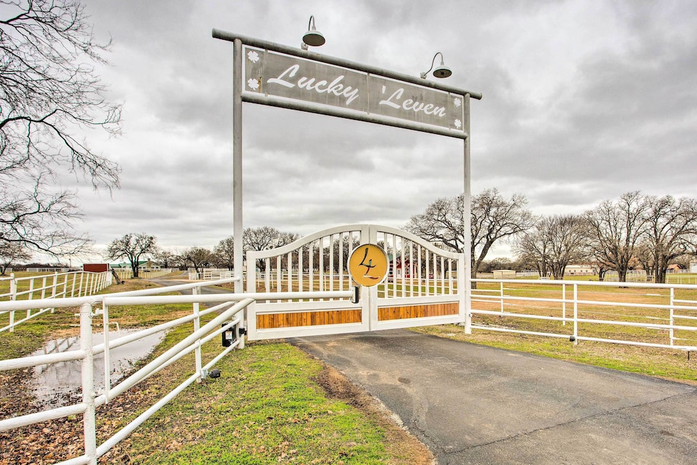 Dog-friendly Texas Ranch w/ Patio, Horses On-site view 5