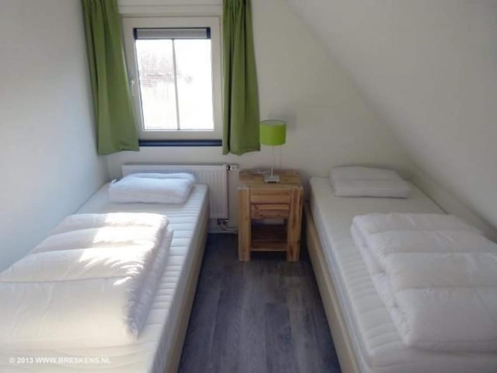 Nice Holiday Home With Garden view 3