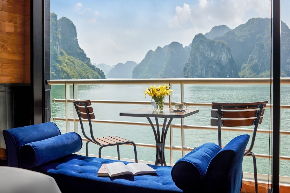 Dragon Bay Cruises - Image 1