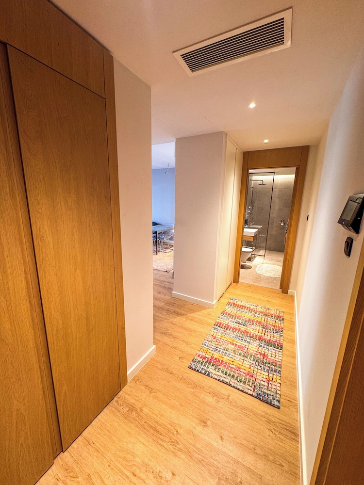 Qumi Porto Suites