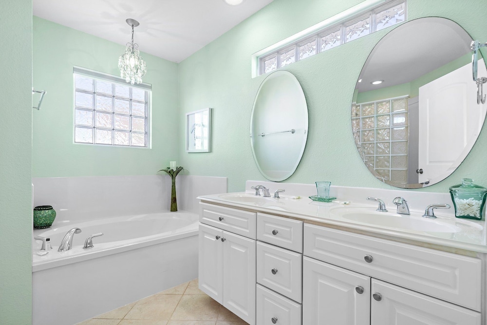 Starlight Oasis by Ryson Vacation Rentals