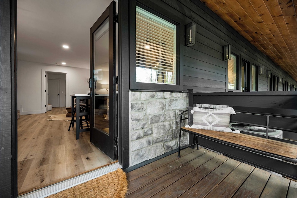 Firefly Mountain Suites Sleeps 36 Indoor Pool, Hot Tub, Game Room, Playground