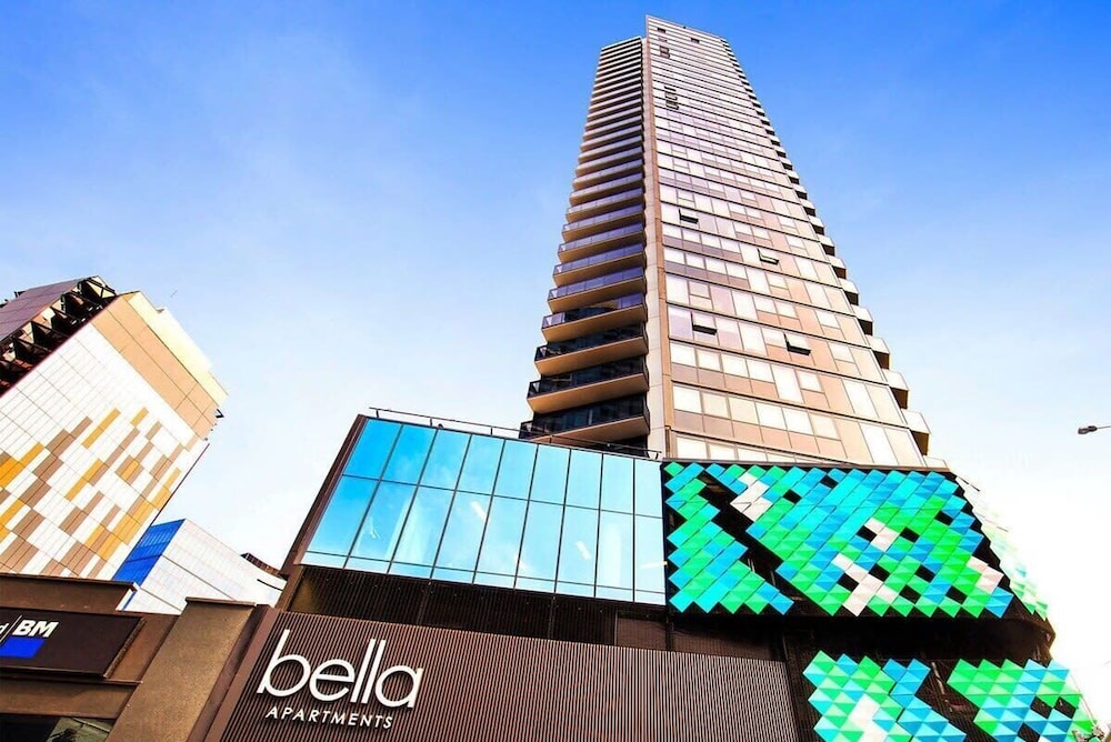 A Stylish 2BR Apt With City Views in Southbank