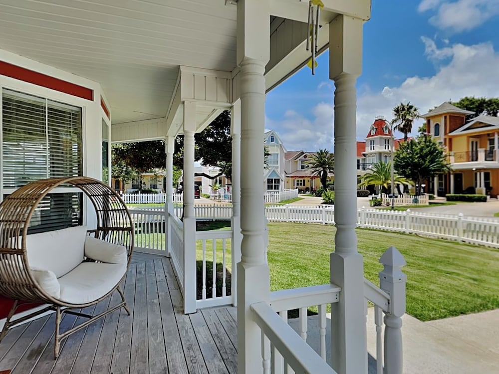 Corner Castle by Southern Vacation Rentals